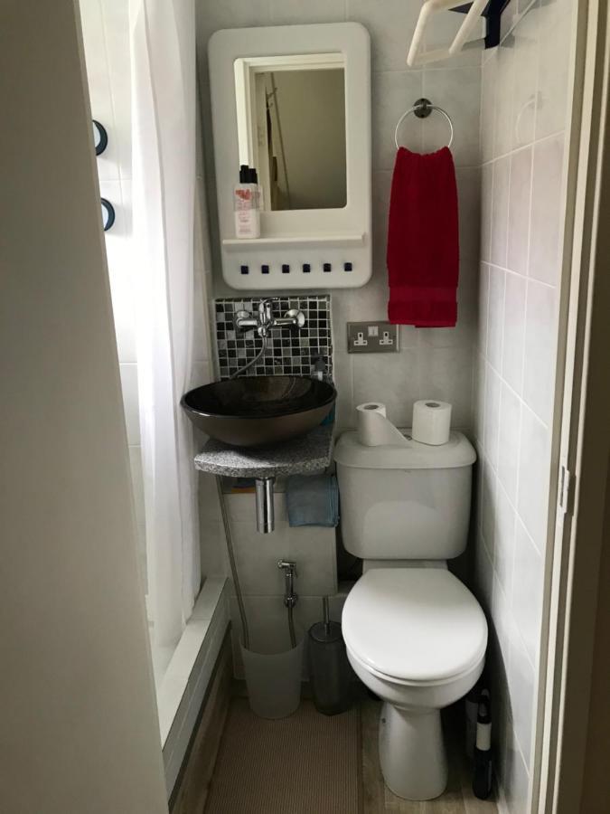 Quiet, Spacious Double Bedroom! Peterborough Esterno foto