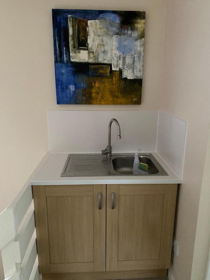 Quiet, Spacious Double Bedroom! Peterborough Esterno foto