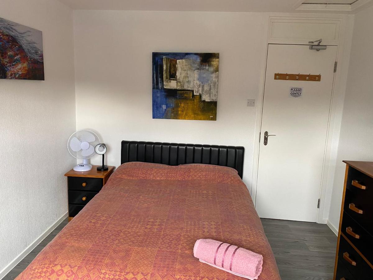 Quiet, Spacious Double Bedroom! Peterborough Esterno foto