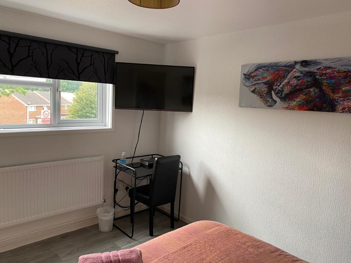 Quiet, Spacious Double Bedroom! Peterborough Esterno foto