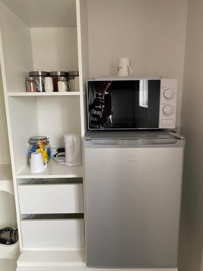 Quiet, Spacious Double Bedroom! Peterborough Esterno foto